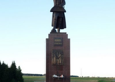 Памятник князю Акпарсу г. Козьмодемьянск